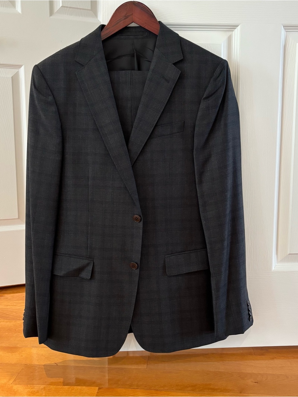 Z Zegna Men's Charcoal Suit - 38R